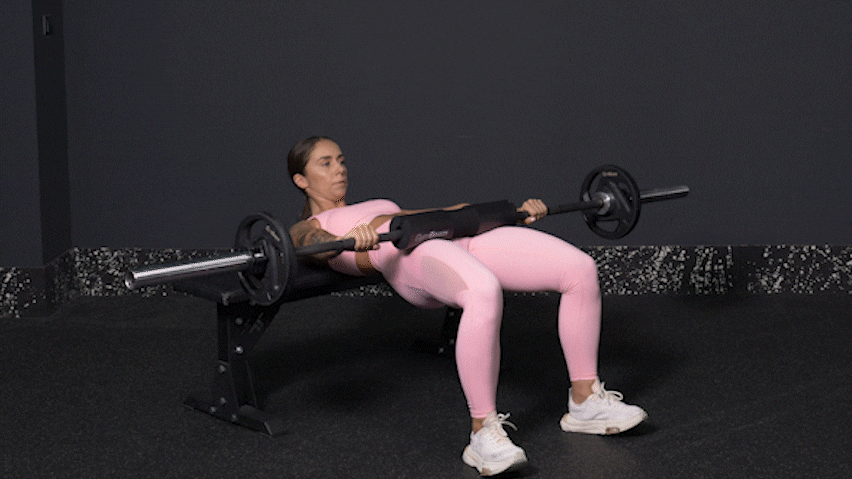 Kako izvesti potisk bokov z barbellom?