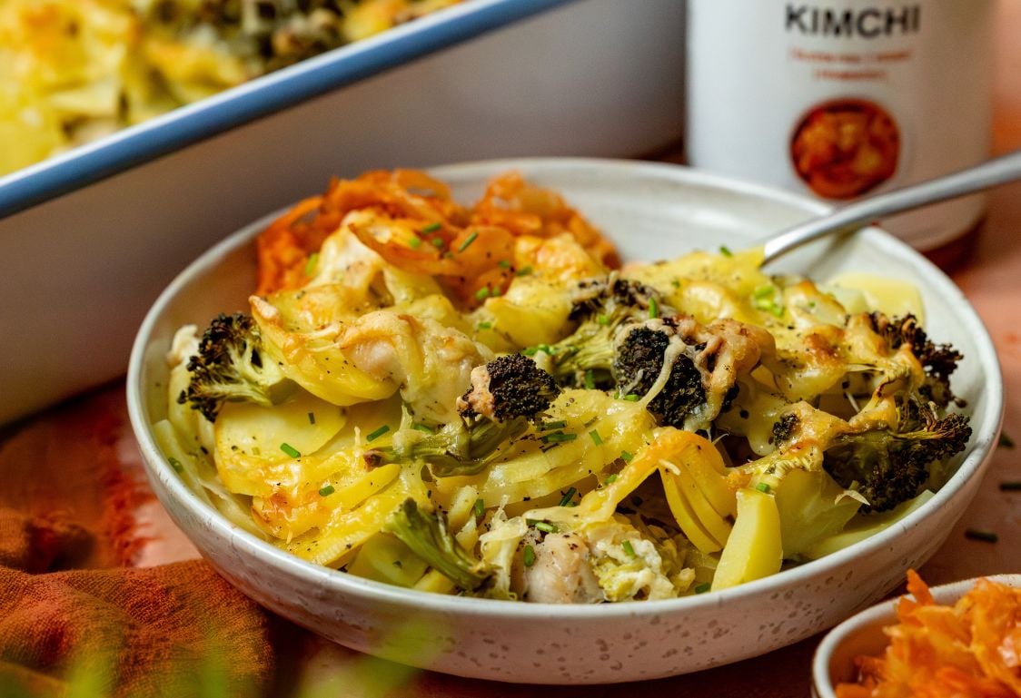 Pečen krompir s piščancem in brokolijem – surovo stanje