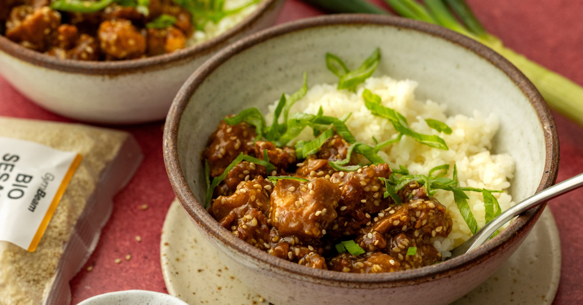 Przepis fitness: Tofu sezamowe z ryżem