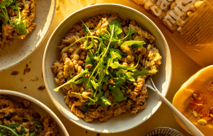 Fitnes recept: testenine z vegansko bučno omako