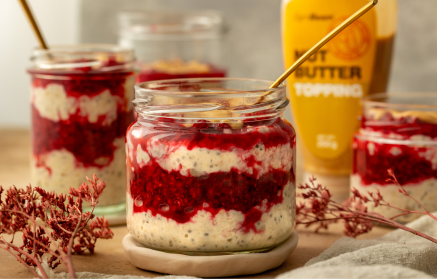 Fit recept: Overnight Oats z malinami in arašidovim maslom