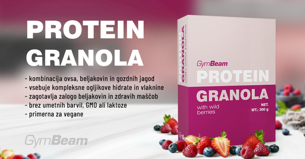 Beljakovinska granola z gozdnimi sadeži - GymBeam