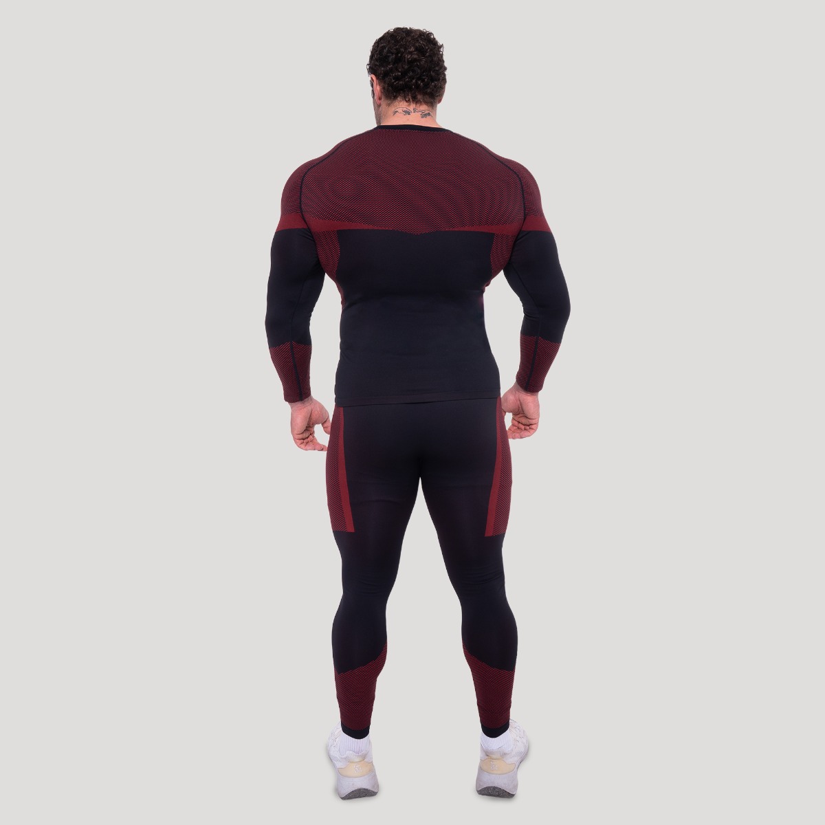 GymBeam Brezšivna majica z dolgimi rokavi OG1 Black/Red - Velikost: XL | Barva: čierna | Teža: 0,33 g | Pakiranje: 60 · záber 6