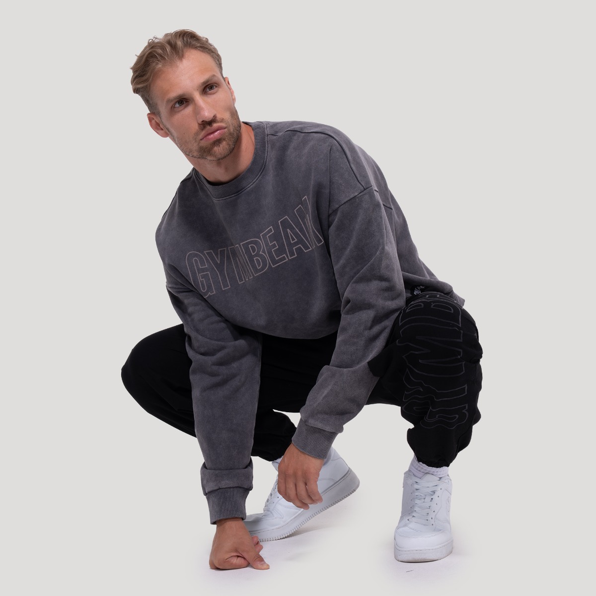 GymBeam Pulover Persistence Washed Gray · záber 7