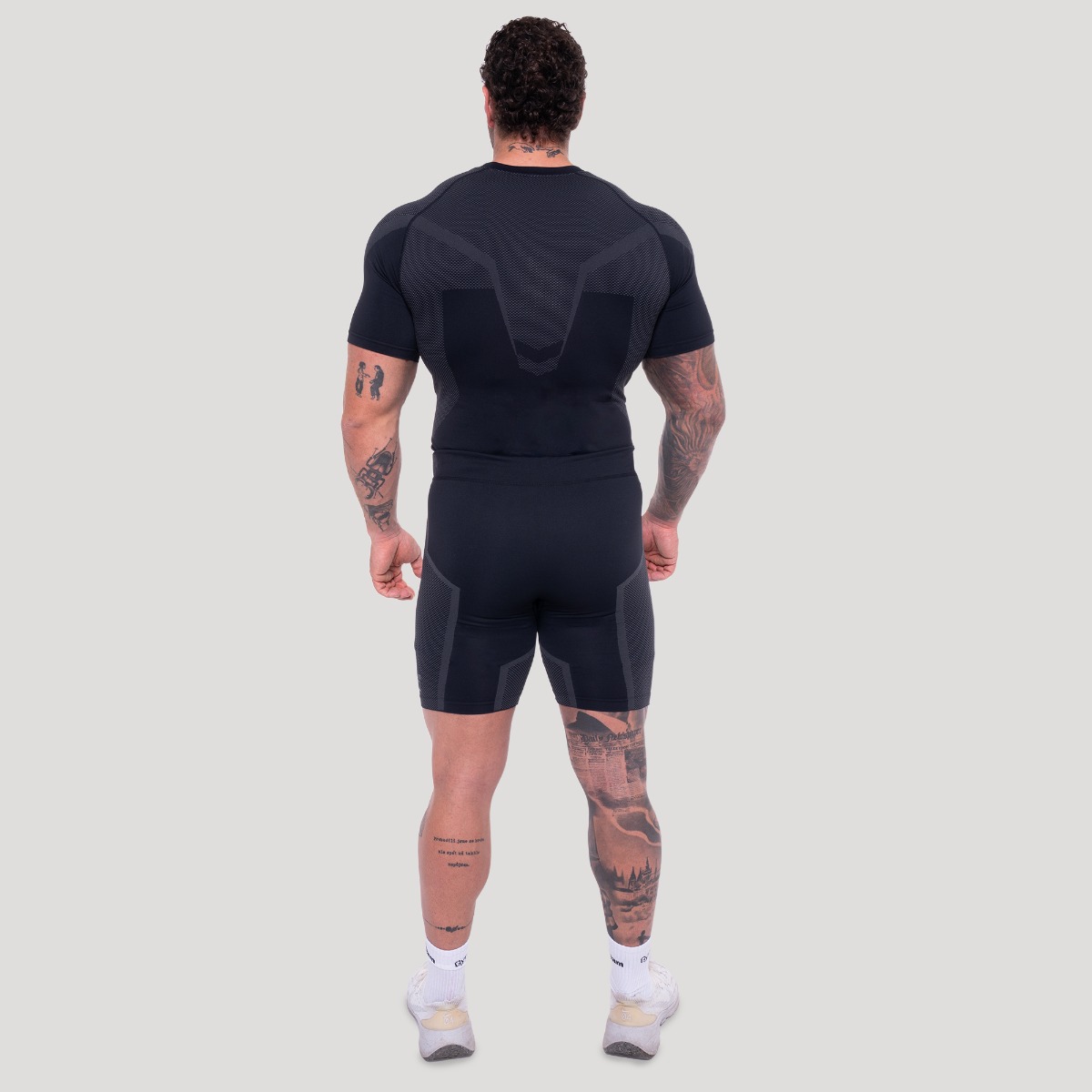 GymBeam OG1 brezšivne kratke hlače Black/Grey - Velikost: S | Barva: čierna | Teža: 0,14 g | Pakiranje: 118 · záber 7
