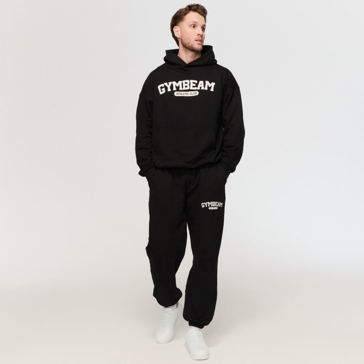 GymBeam Pulover s kapuco Varsity Black - Velikost: M | Barva: čierna | Teža: 0,6672 g | Pakiranje: 20 · záber 7