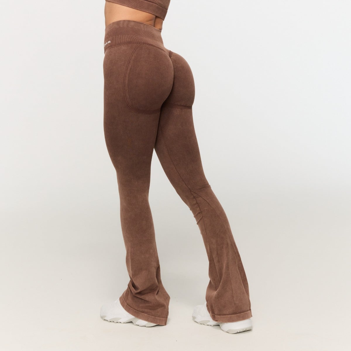 Ženske brezšivne hlače Fierce Brown - GymBeam