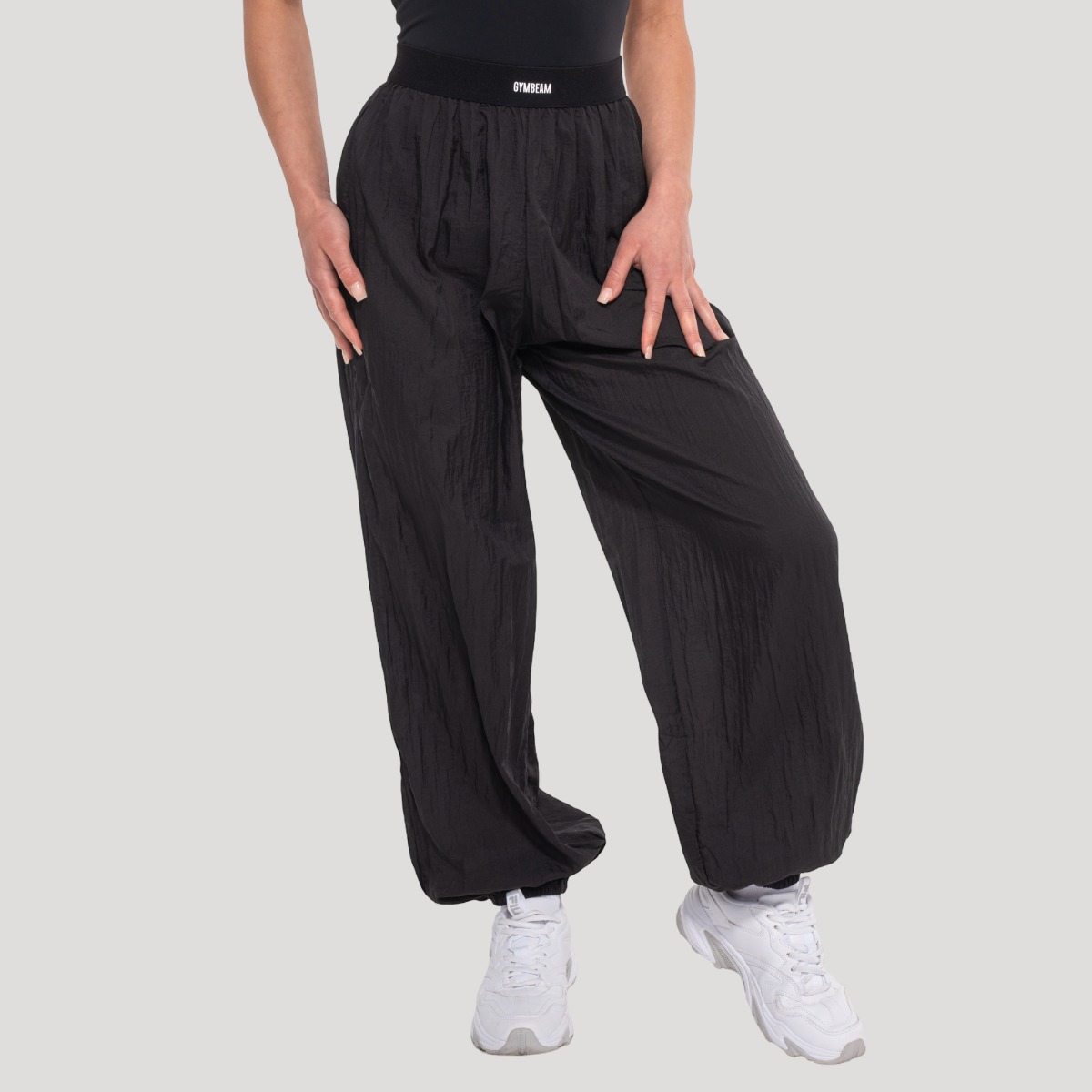 Ženske hlače Flow Black - GymBeam