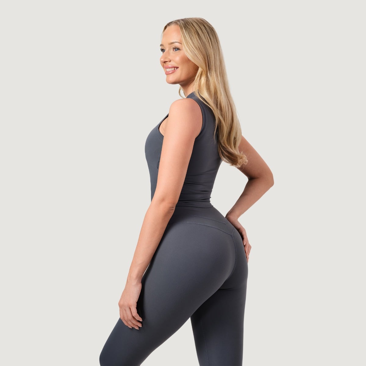 Ženski top z dvignjenim ovratnikom NEO Iron – GymBeam