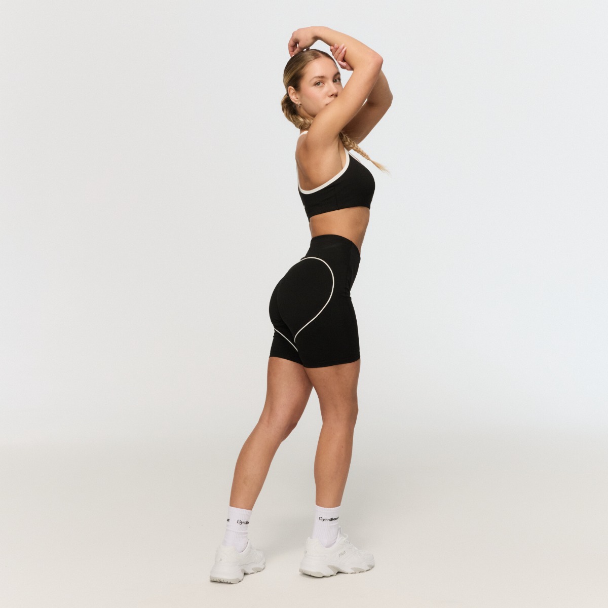 GymBeam Ženske kratke hlače Varsity Black - Velikost: XS | Barva: čierna | Teža: 0,1 g | Pakiranje: 150 · záber 7